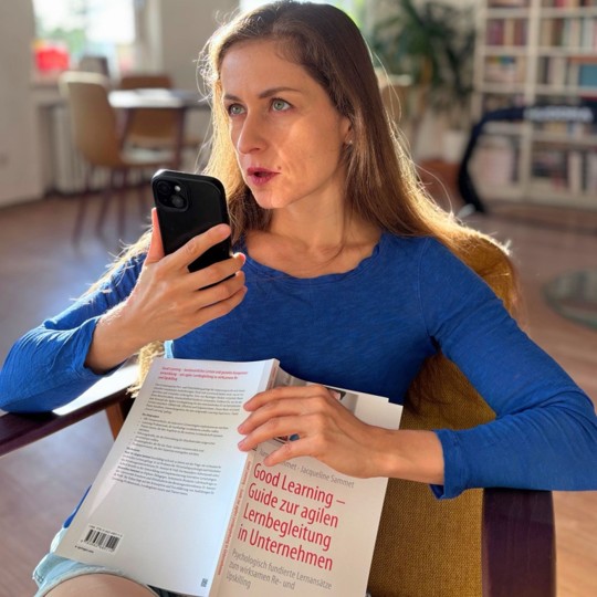 Jacqueline Sammet beim Lernen